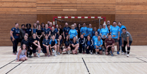 Le mercredi 13 mai, le gymnase du Vabre a vécu une très belle soirée placée sous le signe du partage, de la convivialité et de la découverte du handball. Le Handball Club Brignolais avait le plaisir d’accueillir plusieurs de ses sponsors et partenaires venus découvrir notre sport ballon en main aux côtés de nos équipes seniors filles et loisirs.